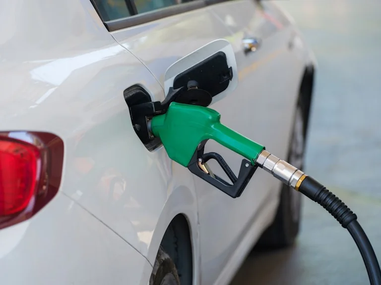 Koszt 100 km: uczciwe porównanie benzyny, diesla i LPG