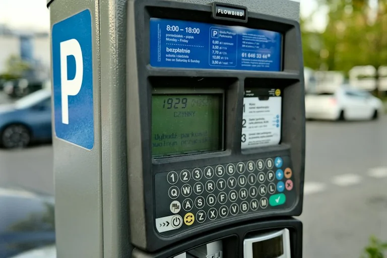 Kraków ostrzega przed obcymi kodami QR na parkomatach