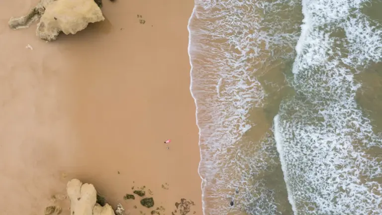 Karwia: skąd wzięły się szczątki drona na plaży